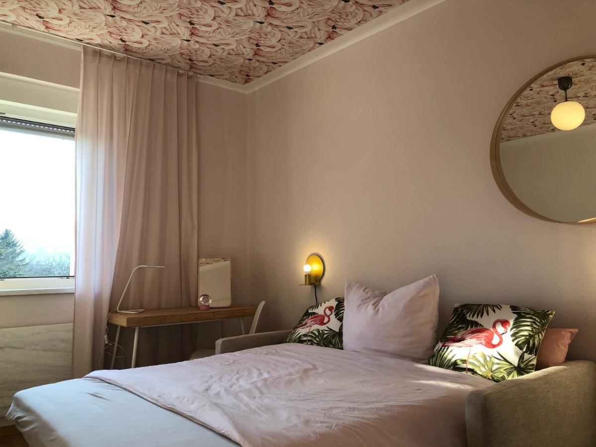 Altstadt Naehe 7 Min Fussweg Ueber Alte Maibruecke Zu Pension Mit Balkon & Garten, Ideal For Long Stay, Relocation Ochsenfurt Luaran gambar