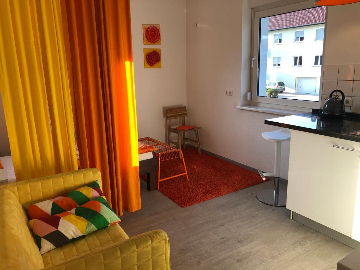 Altstadt Naehe 7 Min Fussweg Ueber Alte Maibruecke Zu Pension Mit Balkon & Garten, Ideal For Long Stay, Relocation Ochsenfurt Luaran gambar