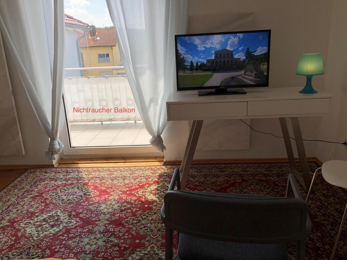 Altstadt Naehe 7 Min Fussweg Ueber Alte Maibruecke Zu Pension Mit Balkon & Garten, Ideal For Long Stay, Relocation Ochsenfurt Luaran gambar