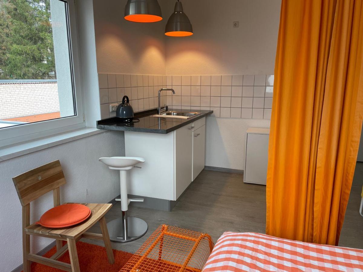 Altstadt Naehe 7 Min Fussweg Ueber Alte Maibruecke Zu Pension Mit Balkon & Garten, Ideal For Long Stay, Relocation Ochsenfurt Luaran gambar