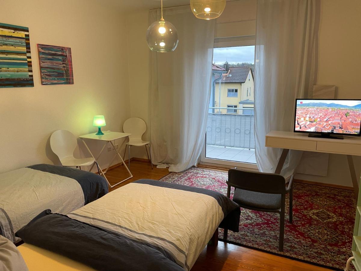 Altstadt Naehe 7 Min Fussweg Ueber Alte Maibruecke Zu Pension Mit Balkon & Garten, Ideal For Long Stay, Relocation Ochsenfurt Luaran gambar