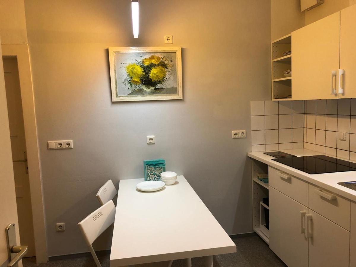 Altstadt Naehe 7 Min Fussweg Ueber Alte Maibruecke Zu Pension Mit Balkon & Garten, Ideal For Long Stay, Relocation Ochsenfurt Luaran gambar